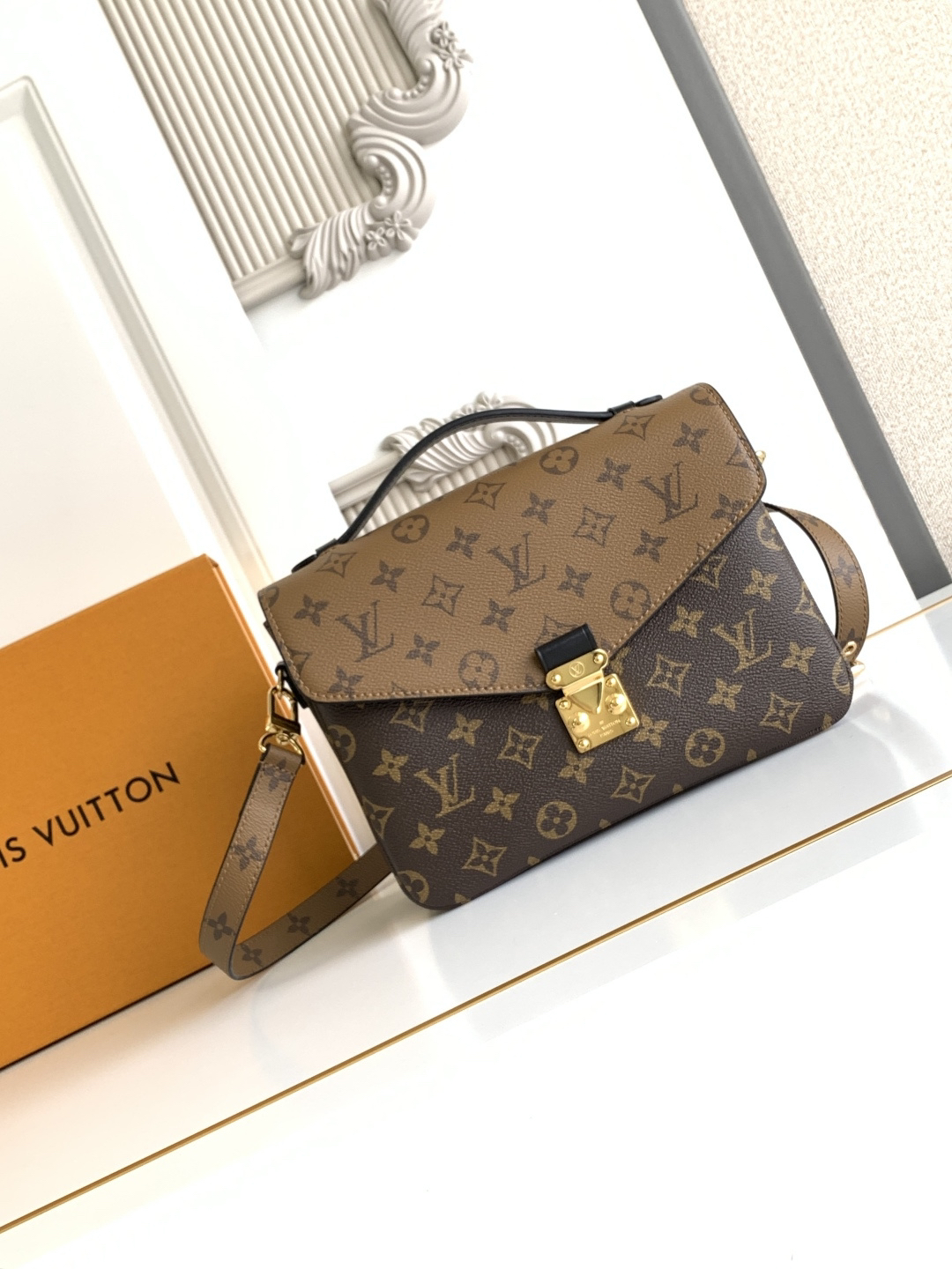 Louis Vuitton Metis East West horizontal messenger bag