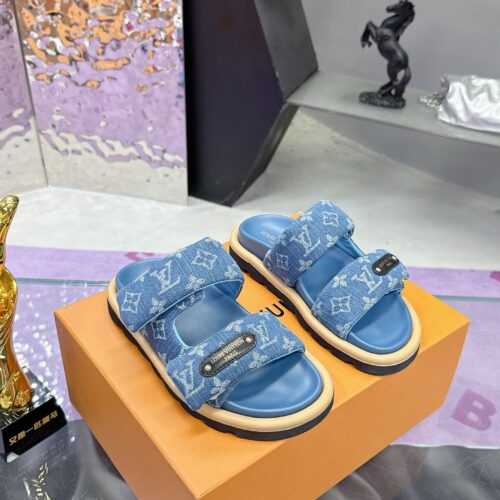 Alternative view of Louis Vuitton Pool Pillow Comfort Sandals, Unisex