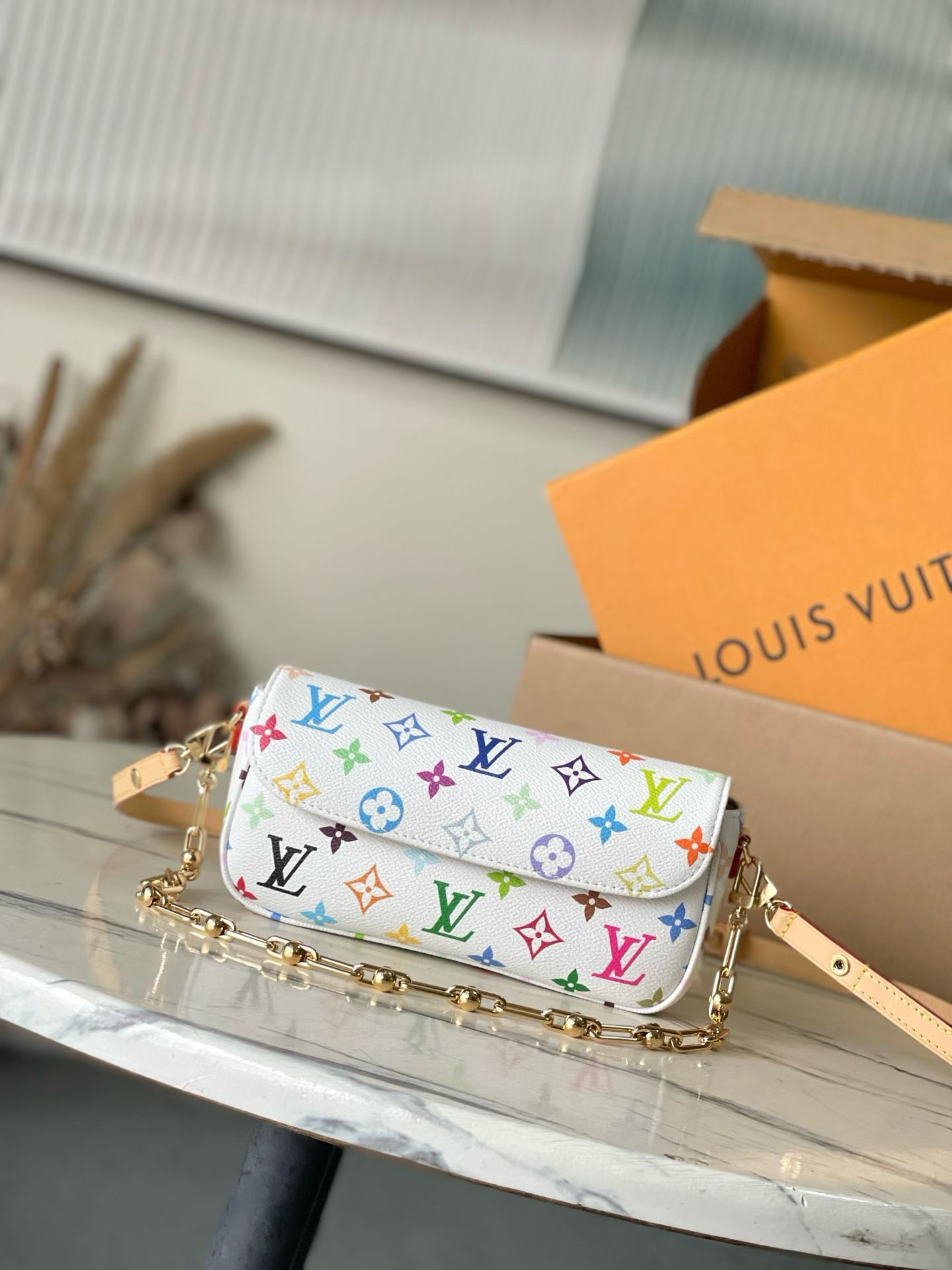Louis Vuitton × Takashi Murakami collaboration WOC Ivy baguette bag - Image 2