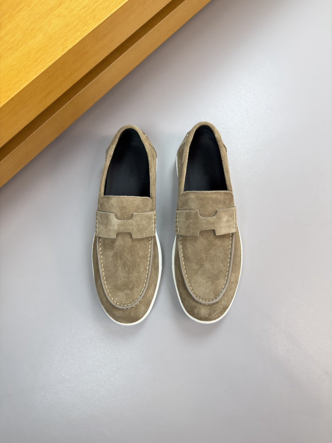 Hermès Job Collection Casual Loafers - Image 2