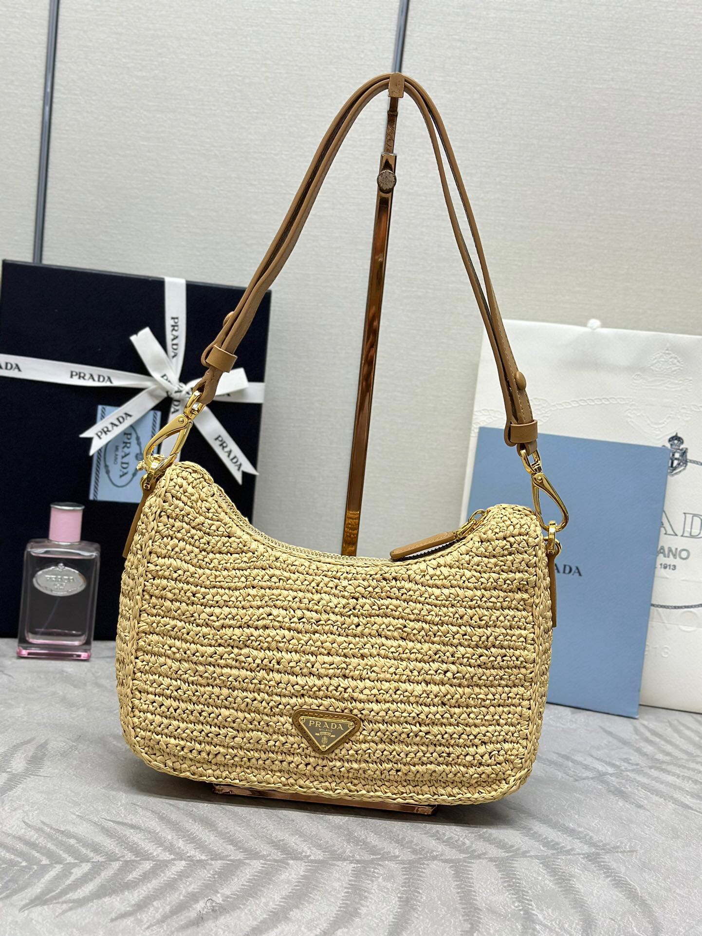 Bolso hobo de rafia de ganchillo de Prada, bolso de rafia tejido para la axila - Image 3