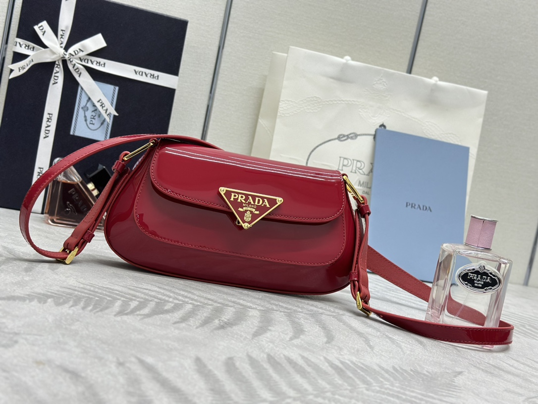 Prada patent leather flap shoulder bag (1BD344) - Image 3