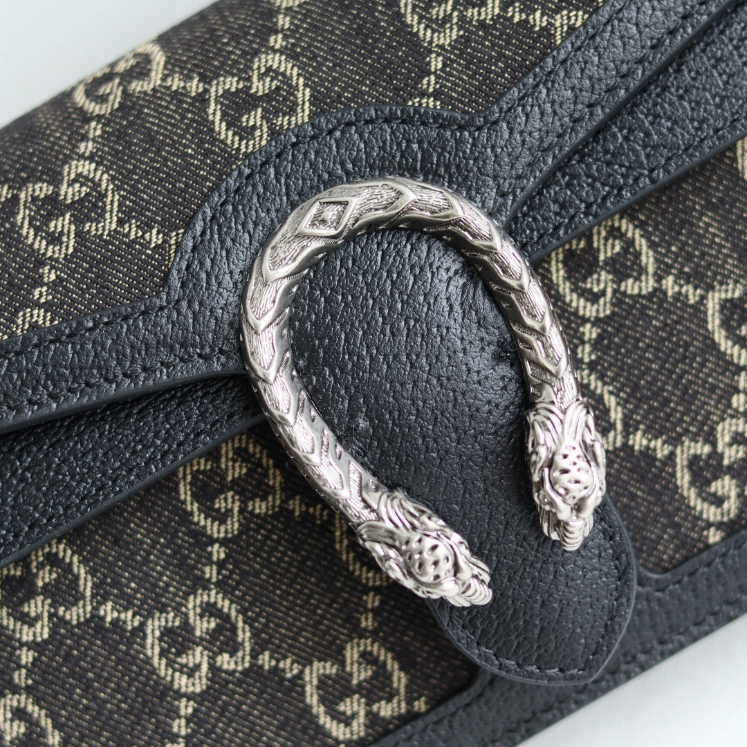 Body: Made of Gucci's classic GG monogram canvas Interior: Suede lining Dimensions: 20 × 13 × 6 cm - Image 3