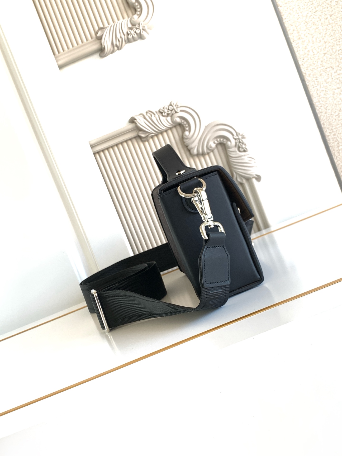 FENDI Baguette Soft Trunk Box Bag - Image 4