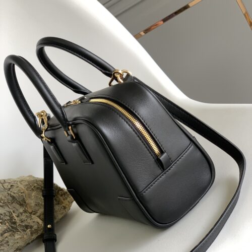 Alternative view of LOEWE Amazona 23 handbag
