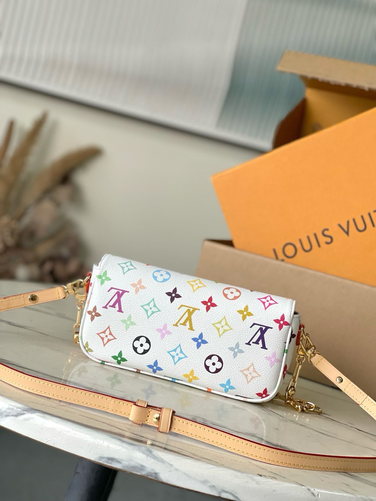 Louis Vuitton × Takashi Murakami collaboration WOC Ivy baguette bag - Image 4
