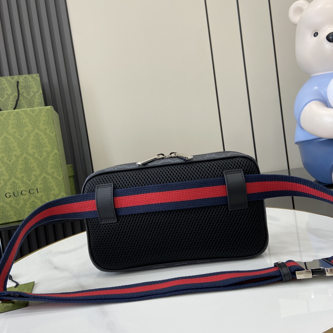 Gucci's popular GG Supreme black and grey monogram crossbody camera bag - Image 4