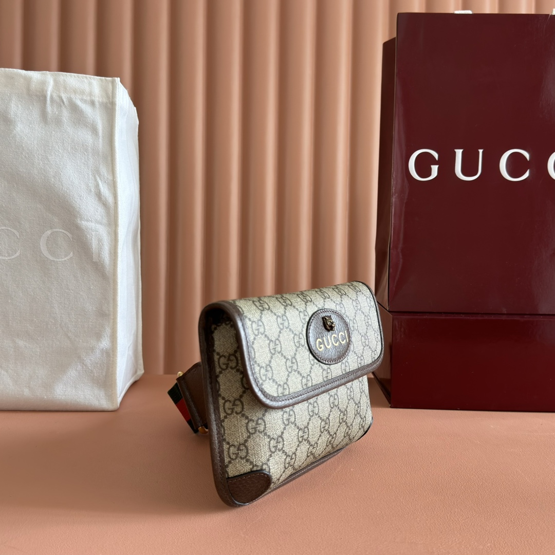 Gucci's classic GG Supreme tiger head canvas waist bag/crossbody bag - Image 4