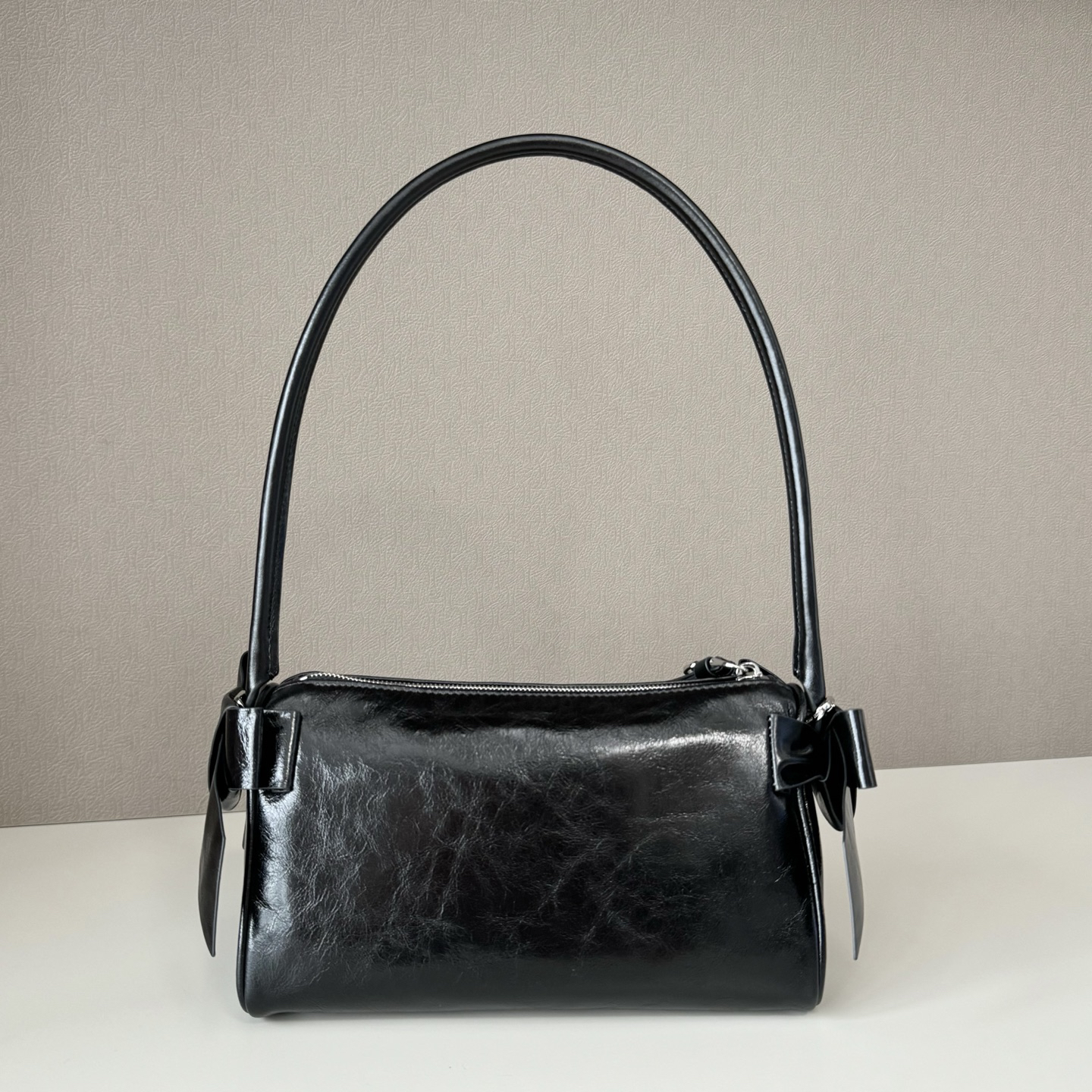Miu Miu side bow waxed leather underarm bag - Image 4