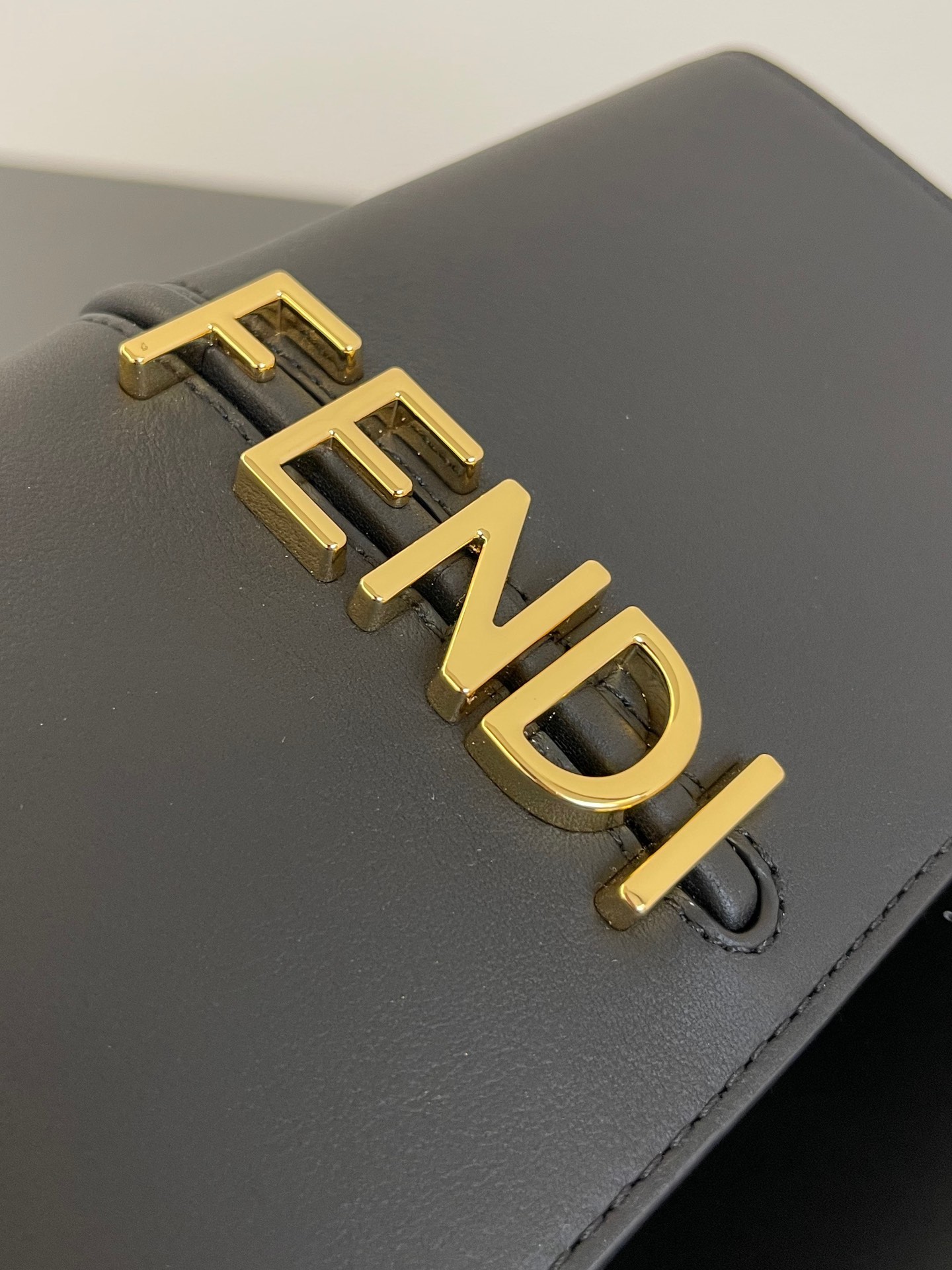 FENDI Fendigraphy Wallet on Chain - Image 8