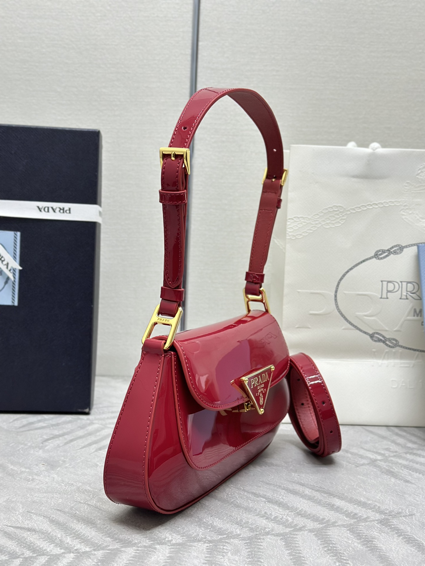 Prada patent leather flap shoulder bag (1BD344) - Image 5