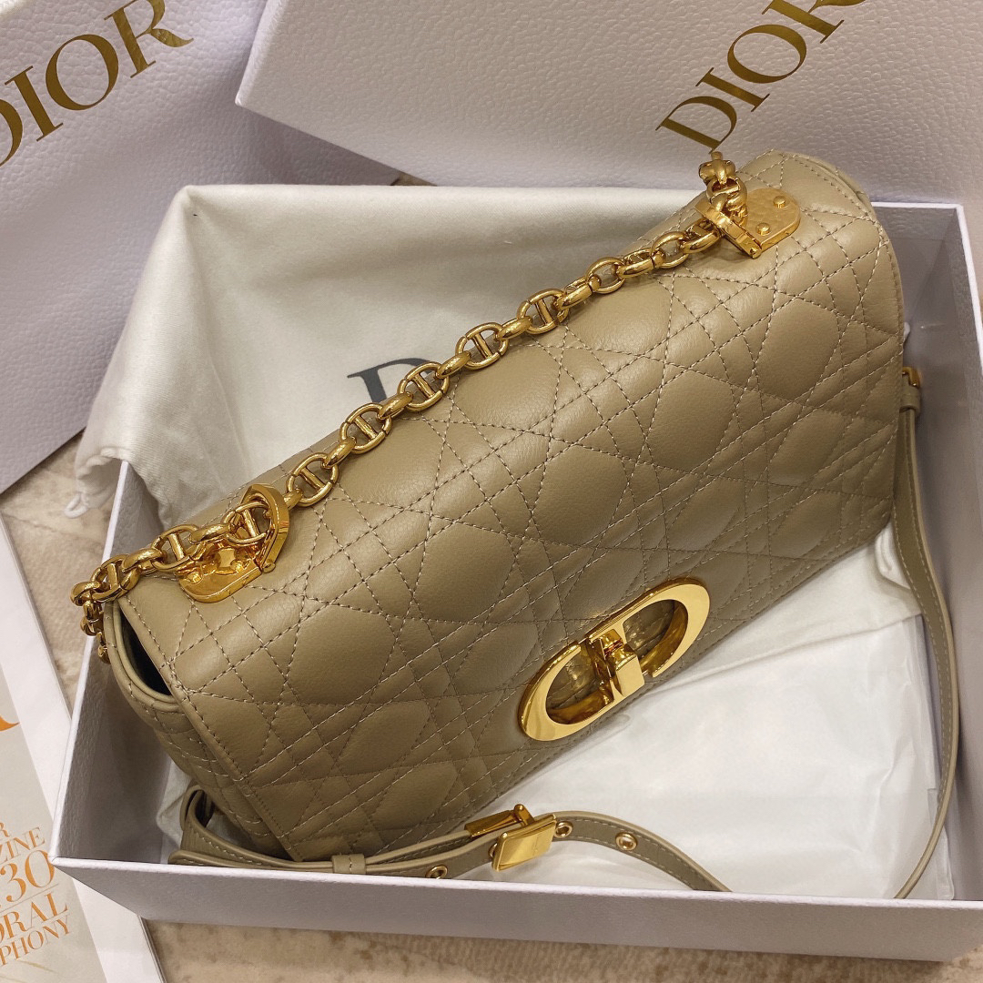 Dior Caro iconic chain bag - Image 4