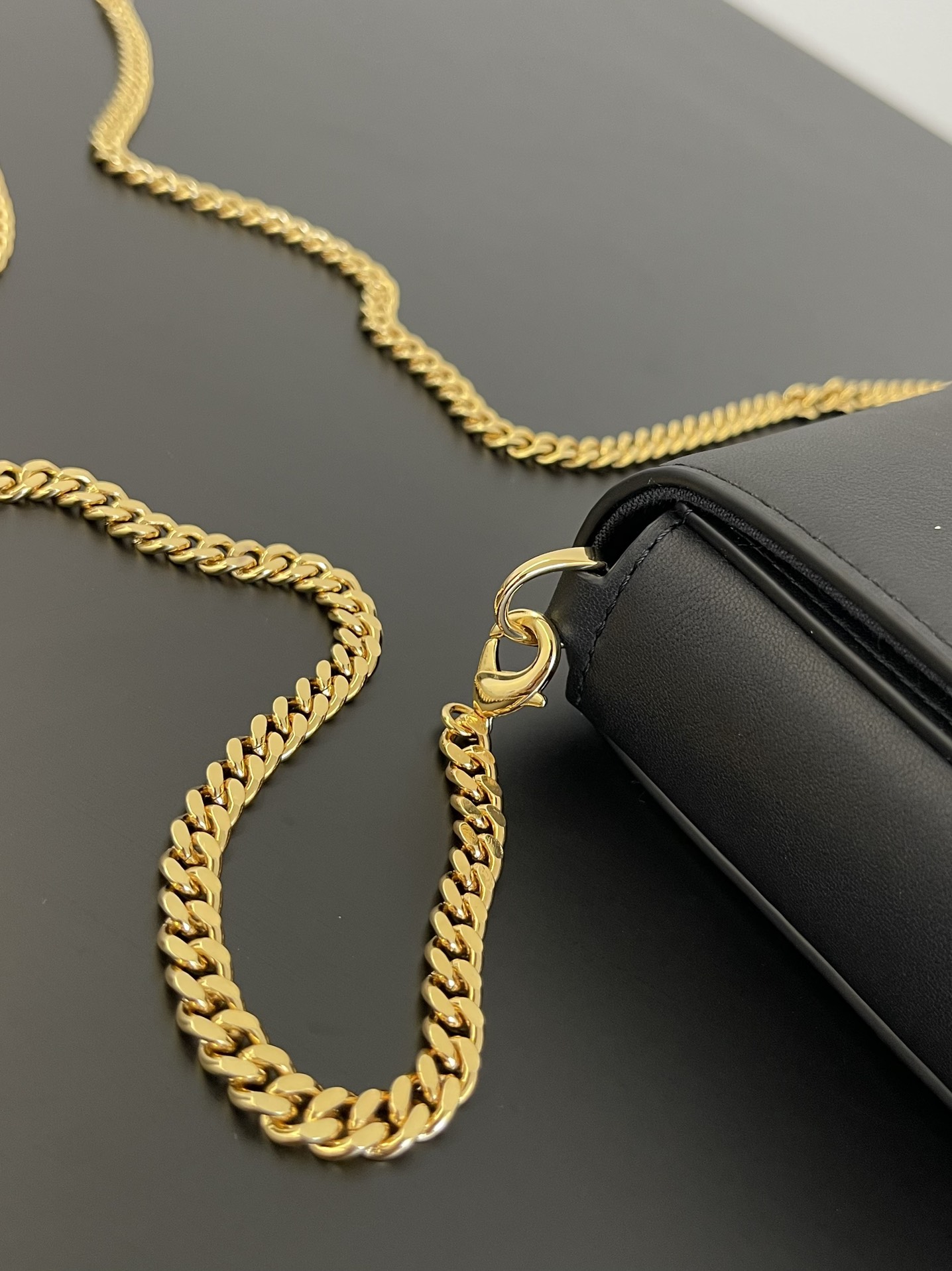 FENDI Fendigraphy Wallet on Chain - Image 9