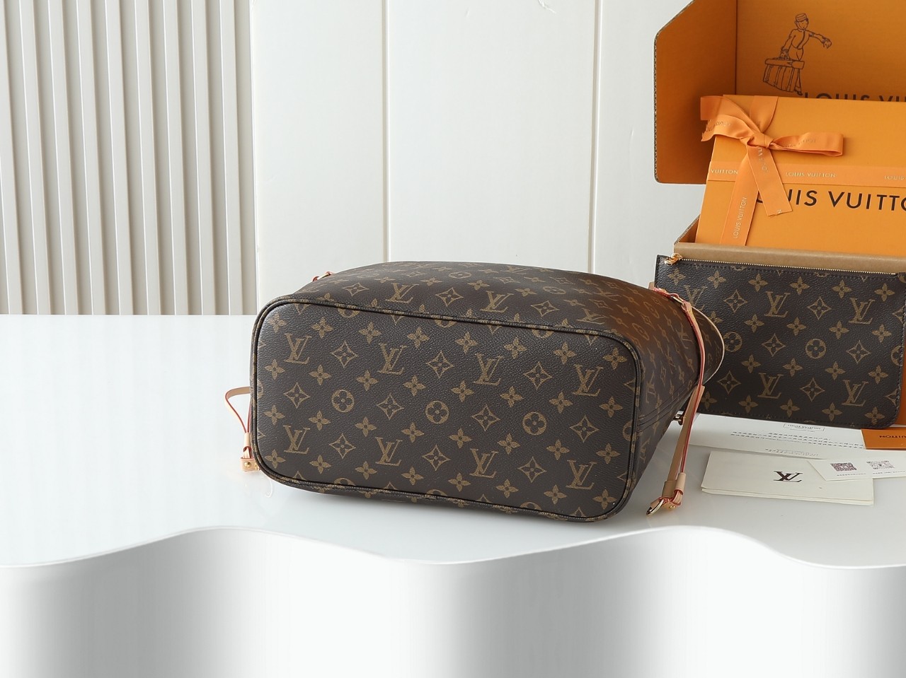 LV Neverfull Tote Bag - Image 5