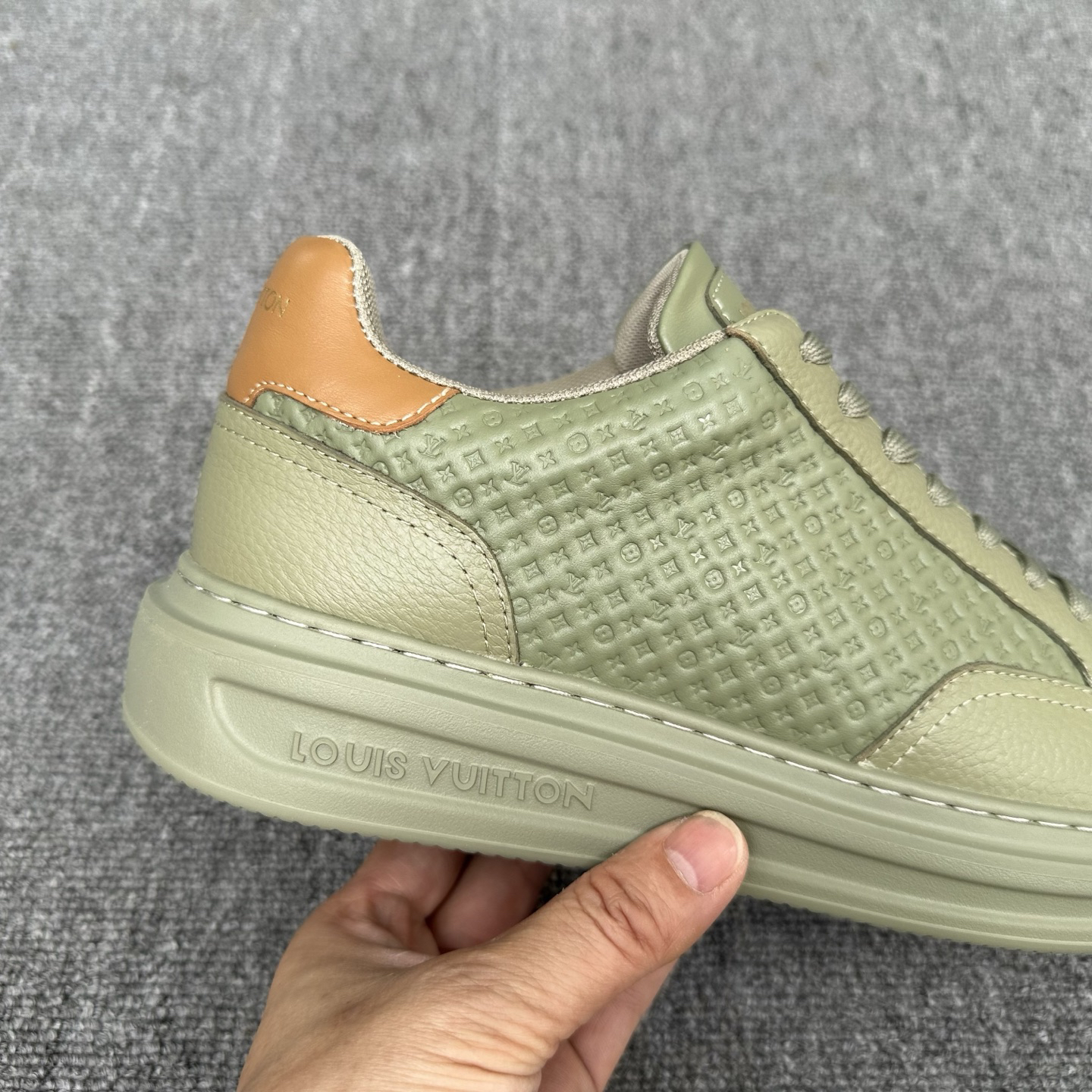 Louis Vuitton embossed Monogram low-top casual sneakers - Image 7