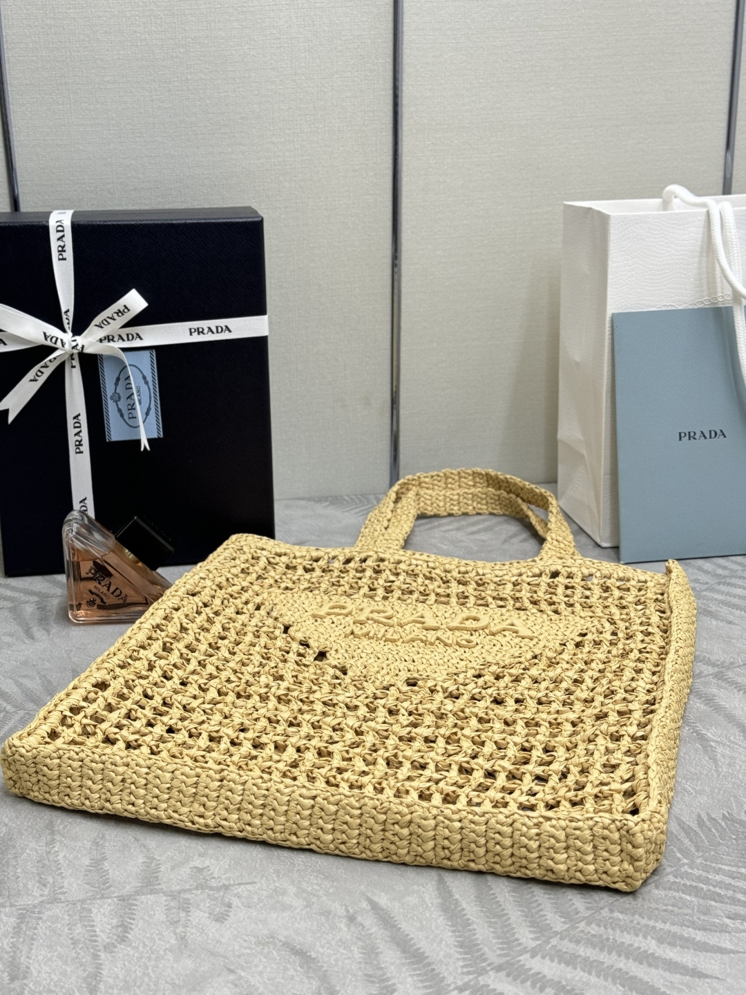 Prada openwork raffia woven tote bag (straw bag) - Image 6