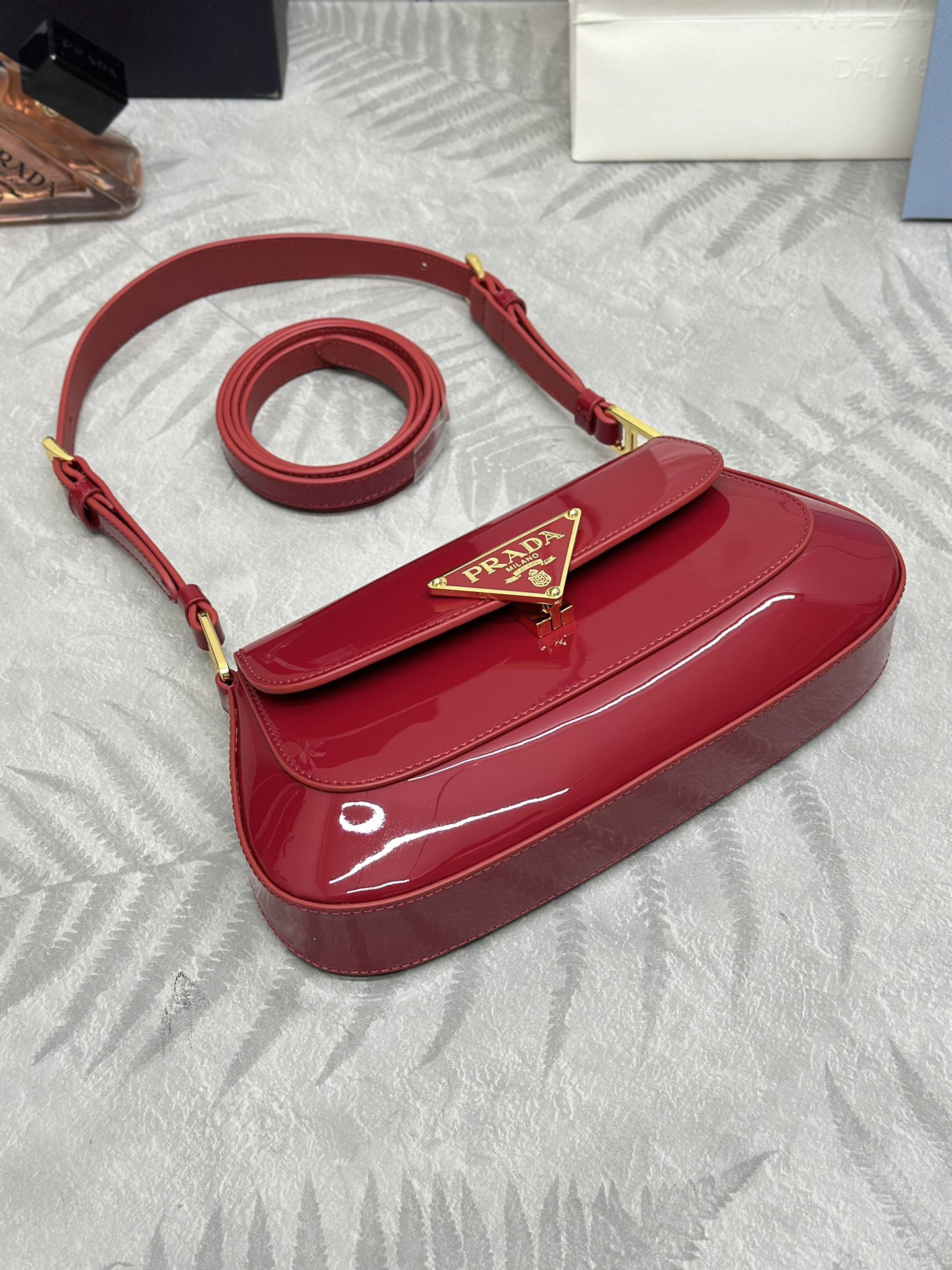 Prada patent leather flap shoulder bag (1BD344) - Image 6