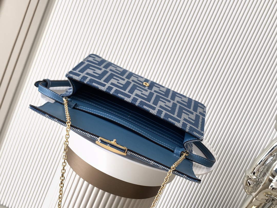 Fendi Baguette Chain WOC Bag - Image 6