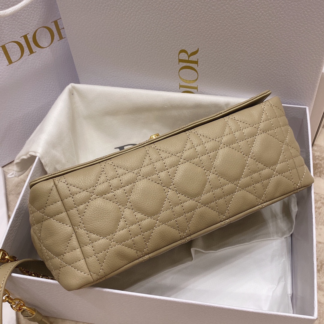 Dior Caro iconic chain bag - Image 5