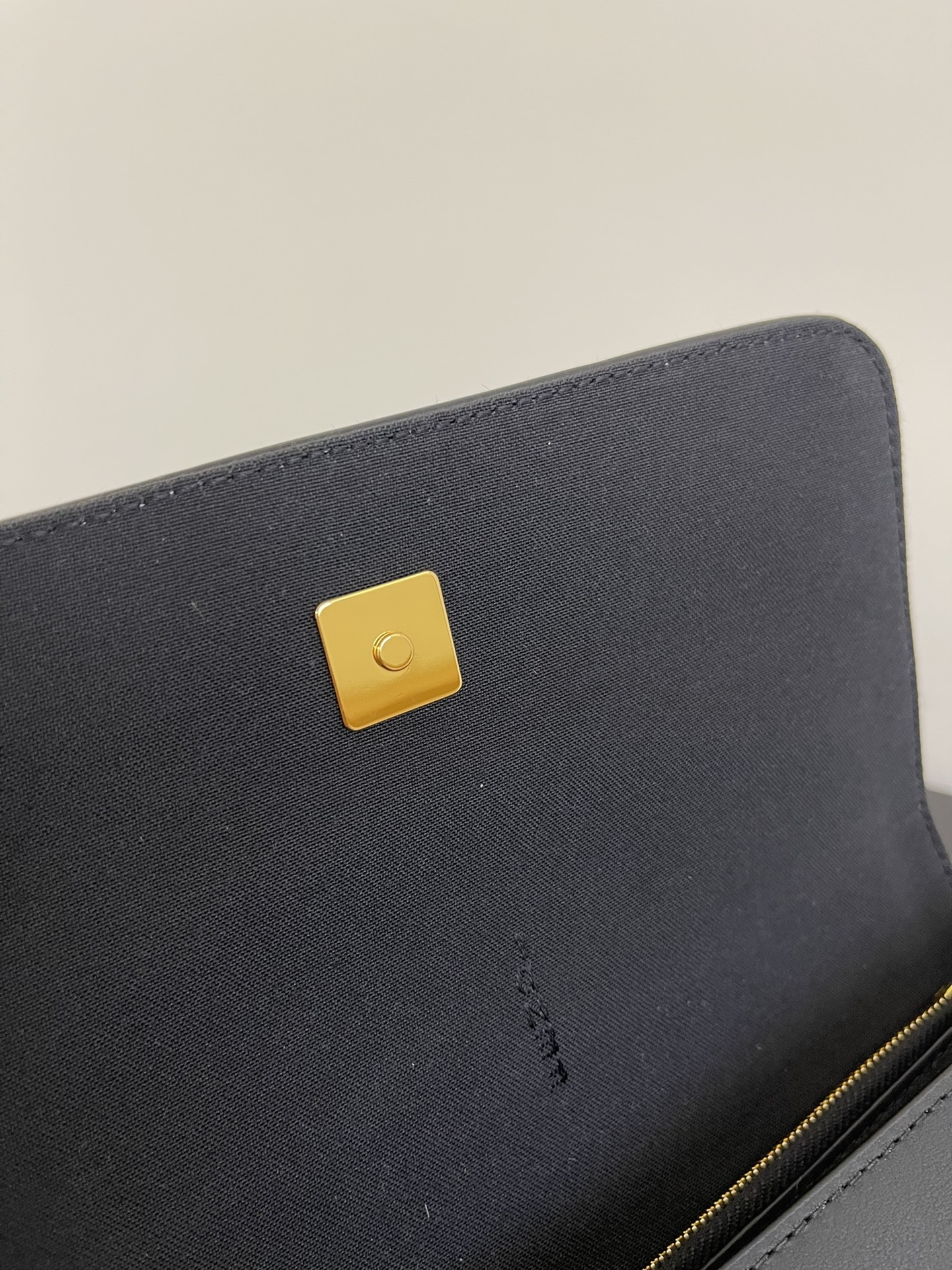 FENDI Fendigraphy Wallet on Chain - Image 10