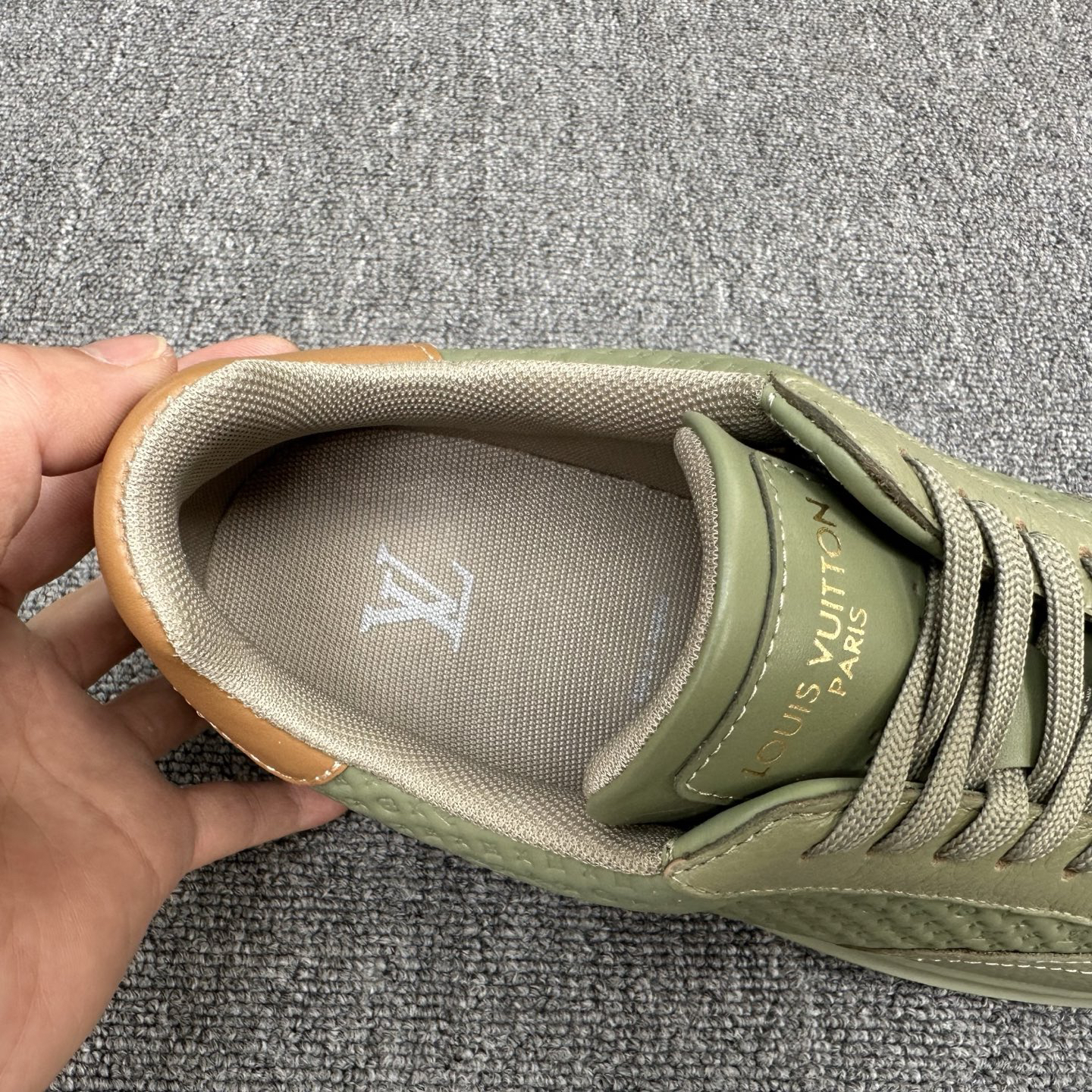 Louis Vuitton embossed Monogram low-top casual sneakers - Image 8