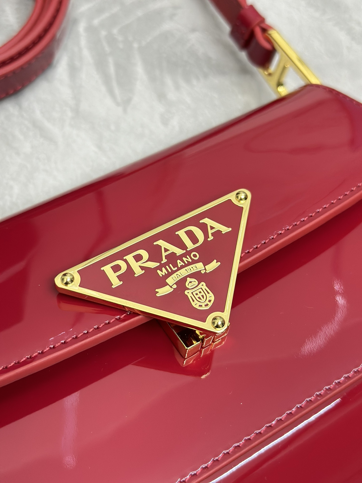 Prada patent leather flap shoulder bag (1BD344) - Image 7