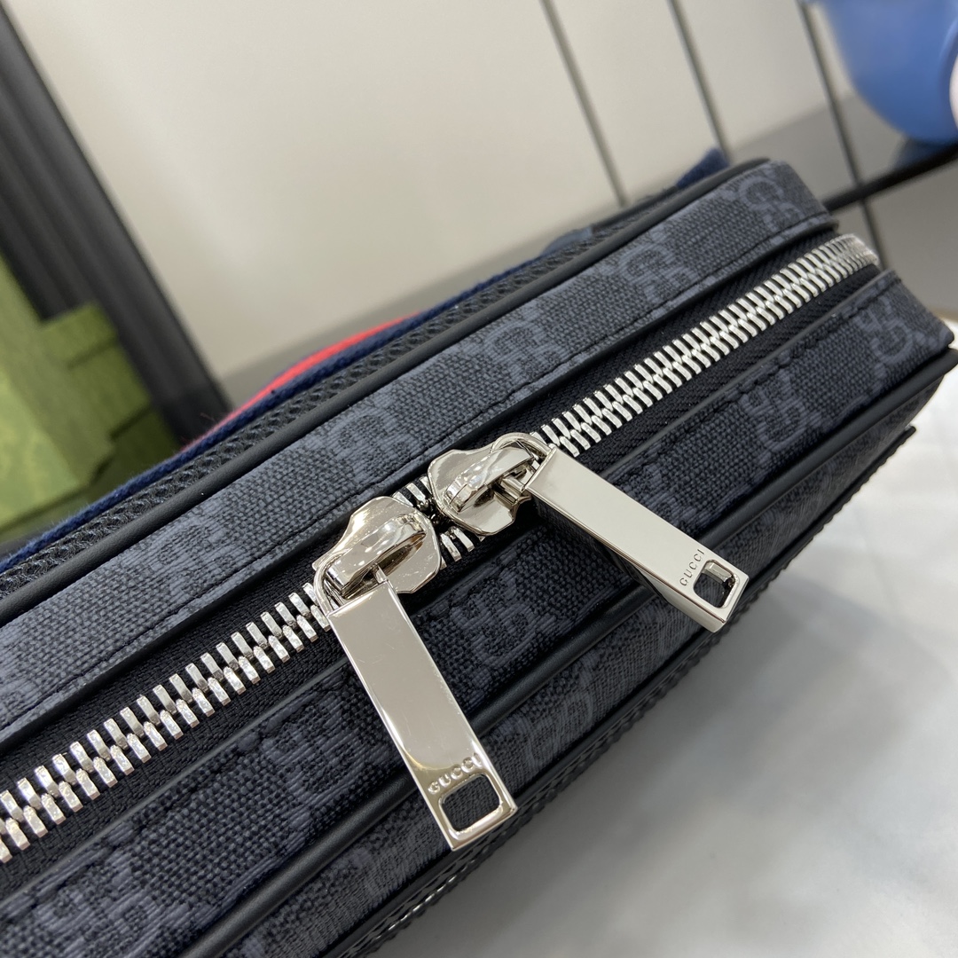 Gucci's popular GG Supreme black and grey monogram crossbody camera bag - Image 7