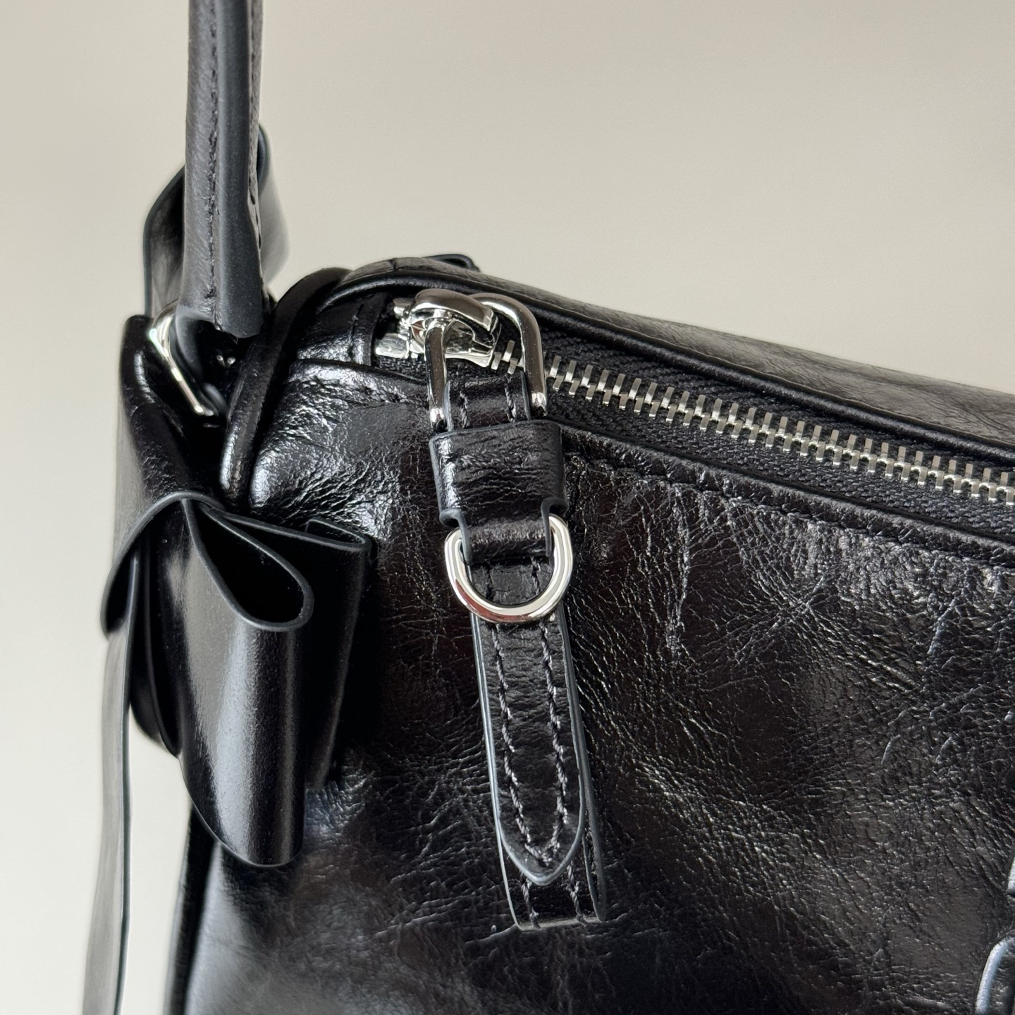 Miu Miu side bow waxed leather underarm bag - Image 7