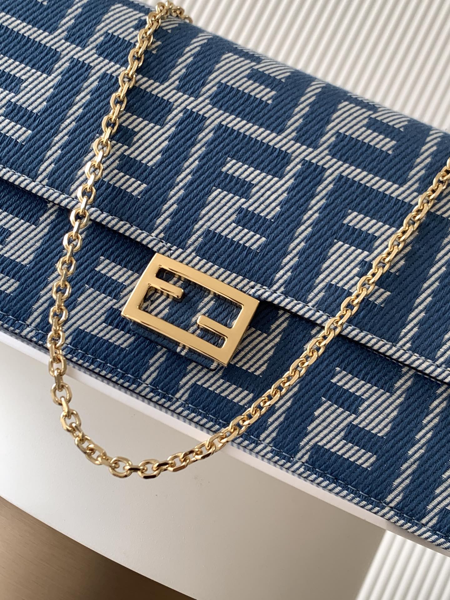 Fendi Baguette Chain WOC Bag - Image 7