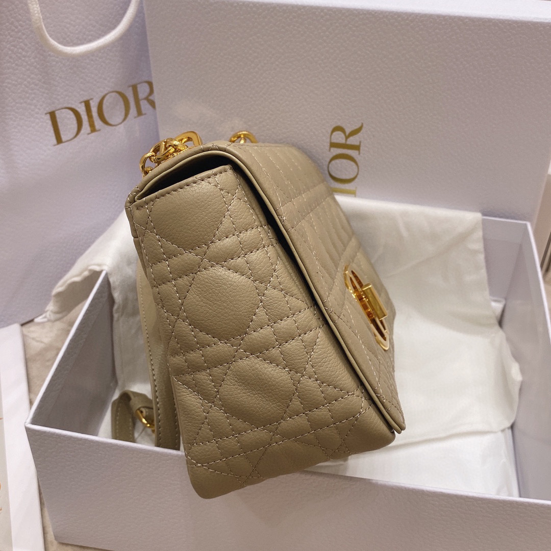 Dior Caro iconic chain bag - Image 6