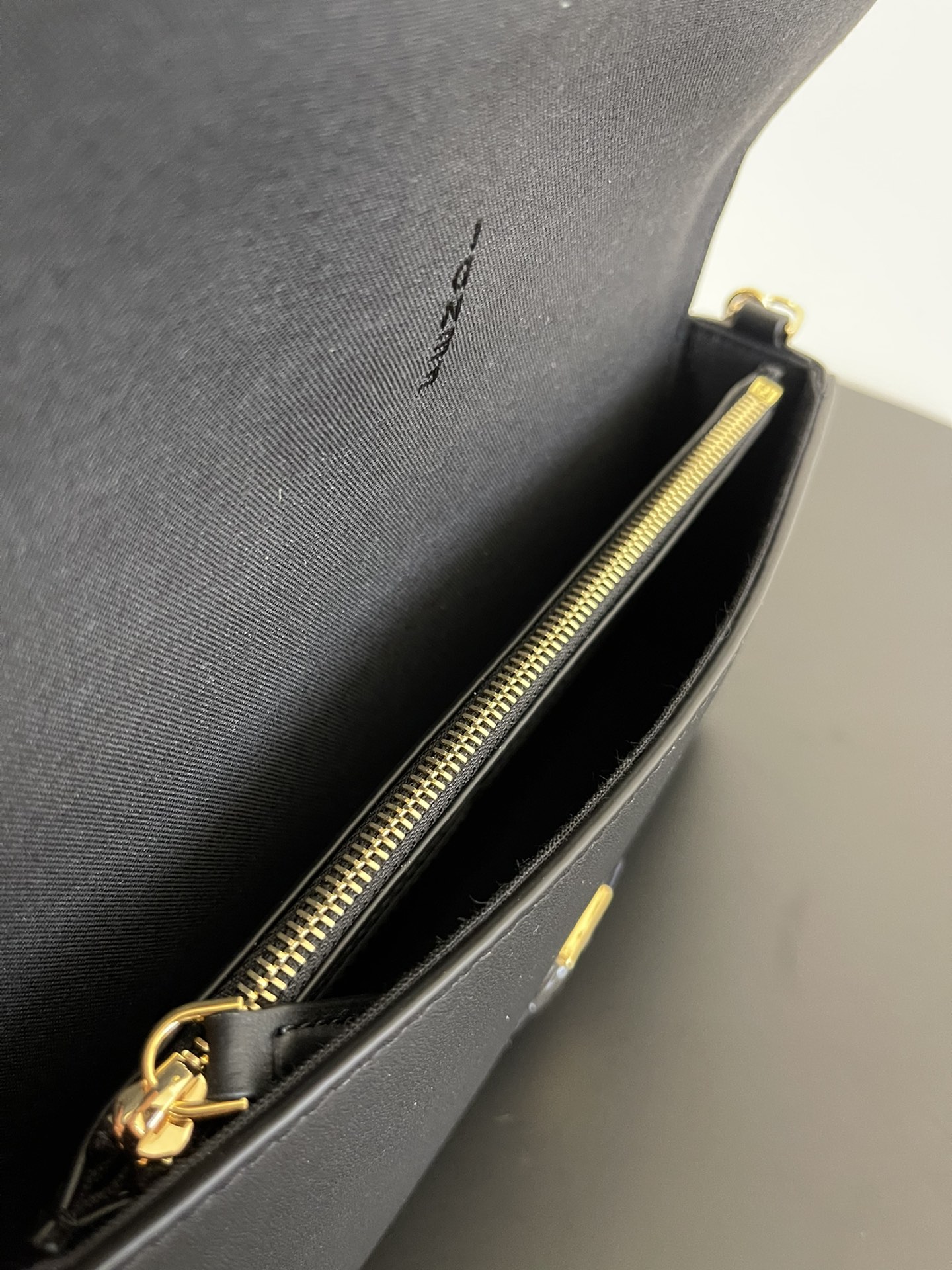 FENDI Fendigraphy Wallet on Chain - Image 11