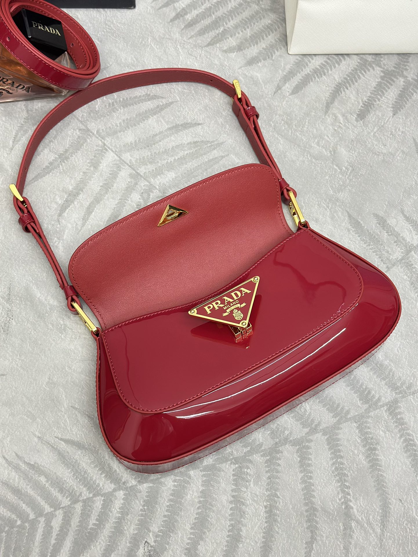 Prada patent leather flap shoulder bag (1BD344) - Image 8