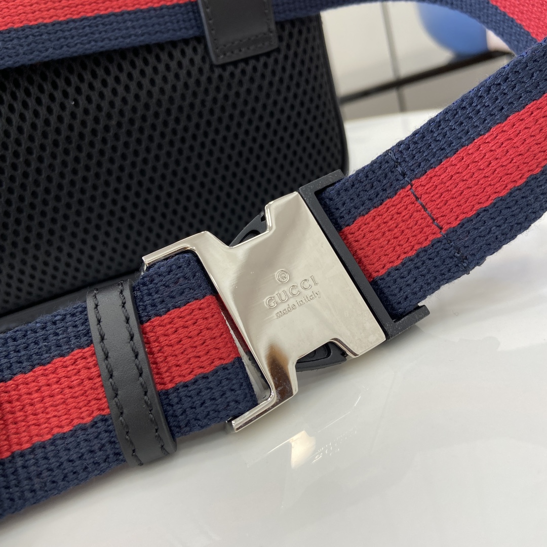Gucci's popular GG Supreme black and grey monogram crossbody camera bag - Image 8