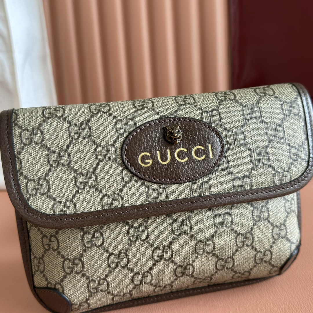 Gucci's classic GG Supreme tiger head canvas waist bag/crossbody bag - Image 8