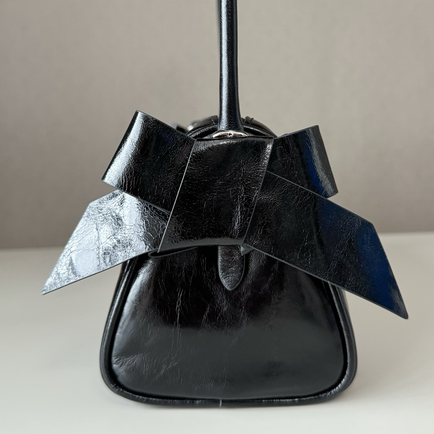 Miu Miu side bow waxed leather underarm bag - Image 8