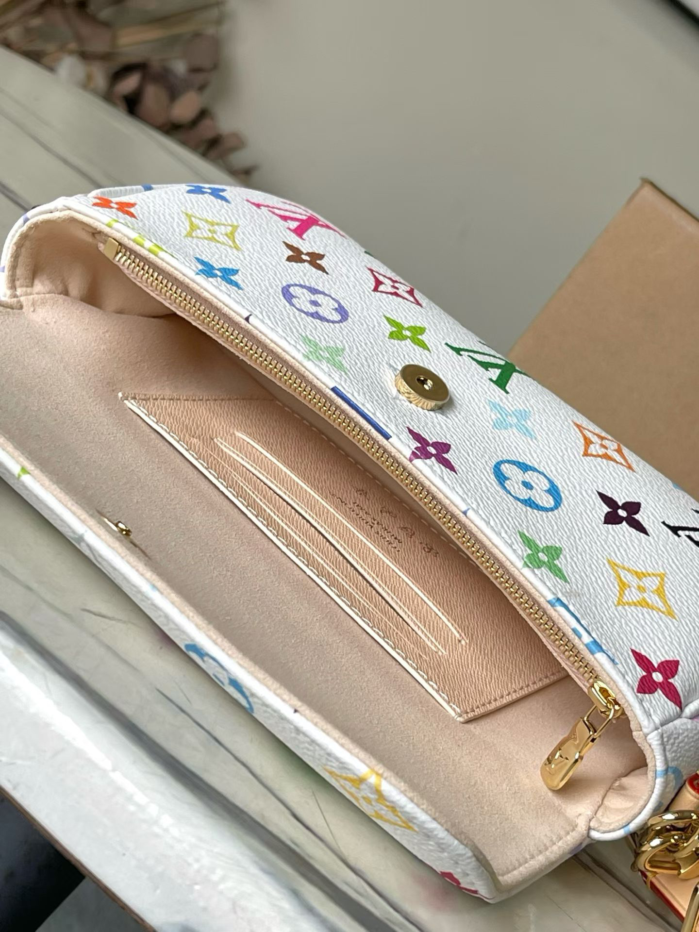 Louis Vuitton × Takashi Murakami collaboration WOC Ivy baguette bag - Image 9