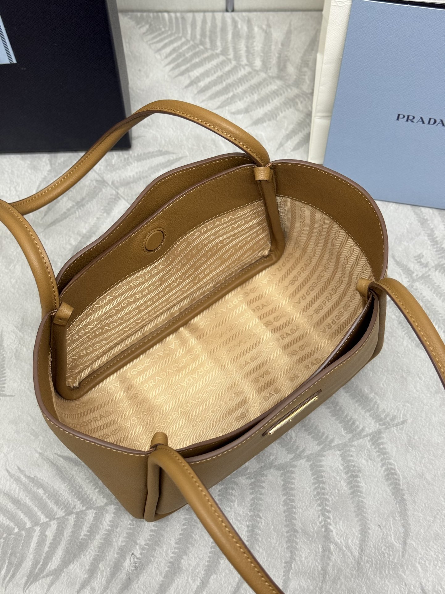 Prada 2026 Genuine Leather (Prada Basket / Underarm Tote) - Image 9