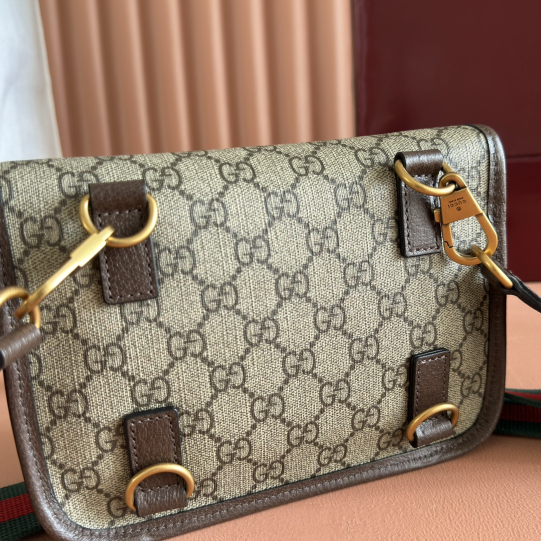Gucci's classic GG Supreme tiger head canvas waist bag/crossbody bag - Image 9