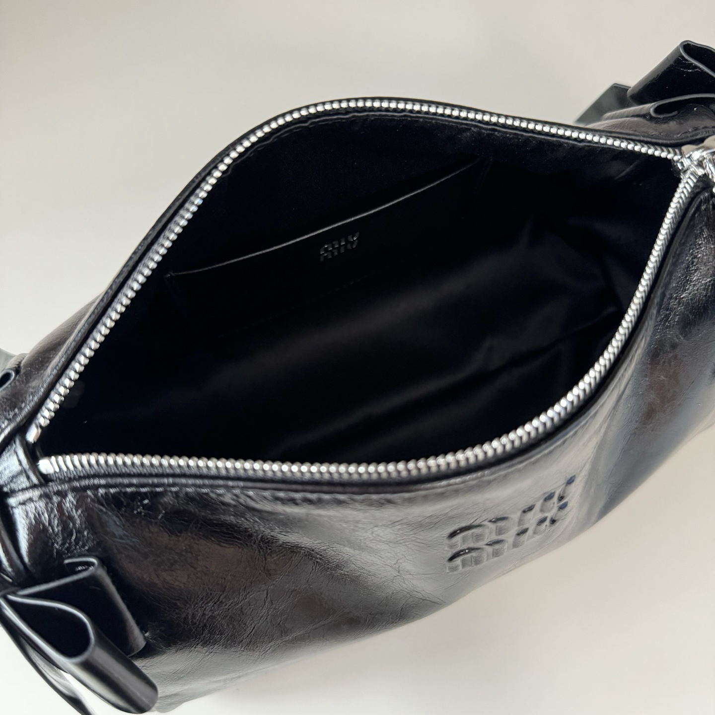 Miu Miu side bow waxed leather underarm bag - Image 9