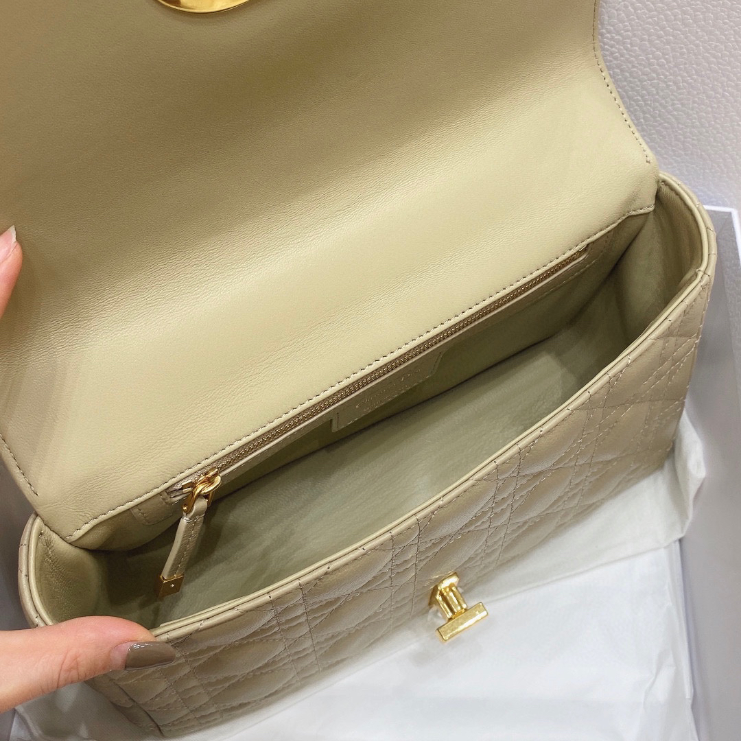 Dior Caro iconic chain bag - Image 8