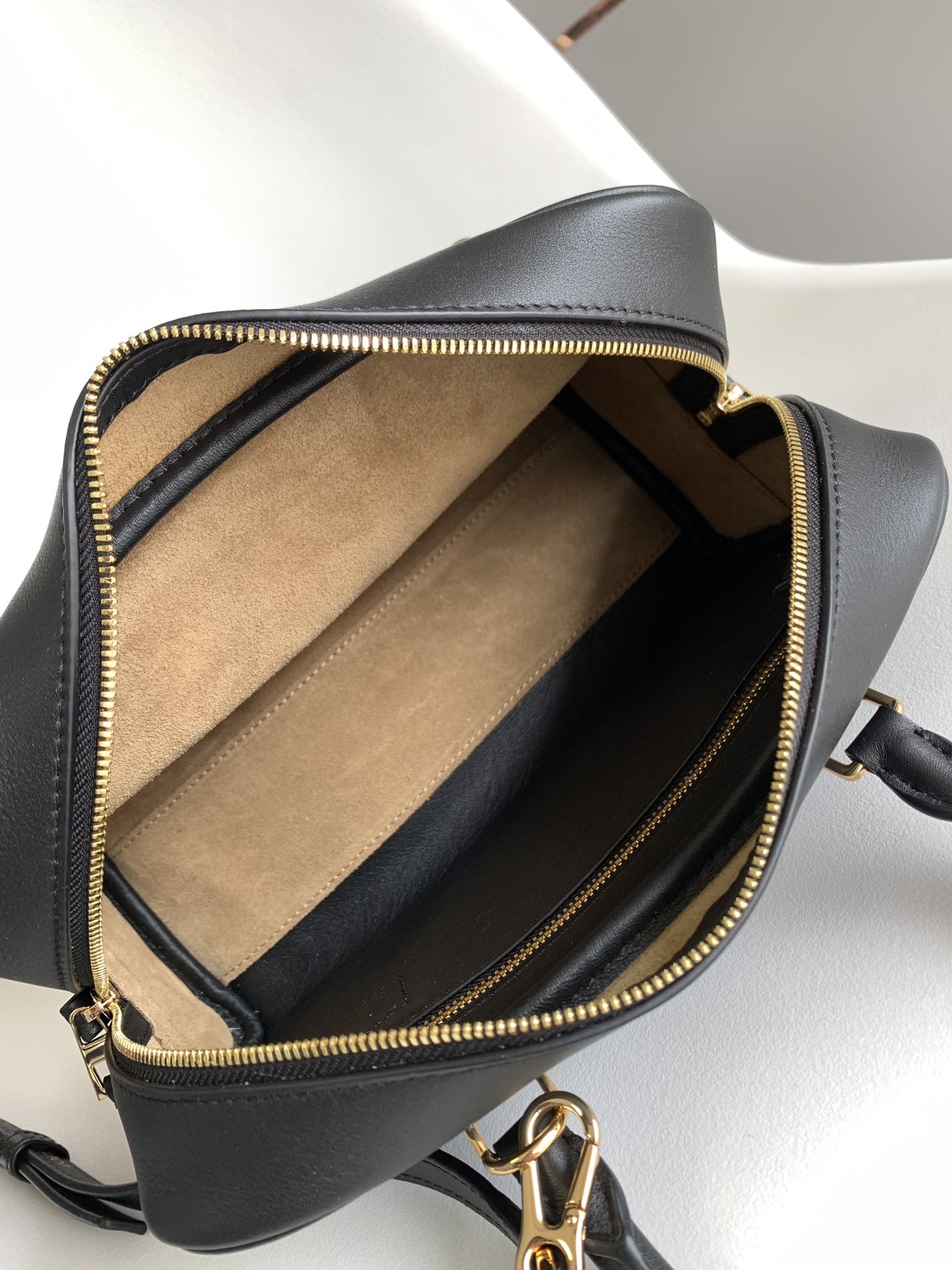 LOEWE Amazona 23 handbag - Image 8