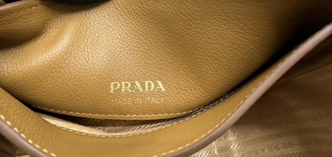 Prada 2026 Genuine Leather (Prada Basket / Underarm Tote) - Image 10