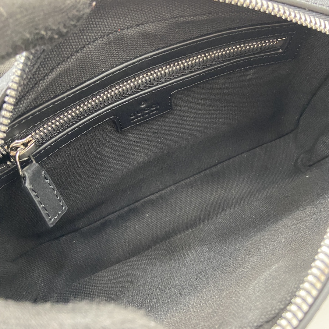 Gucci's popular GG Supreme black and grey monogram crossbody camera bag - Image 10