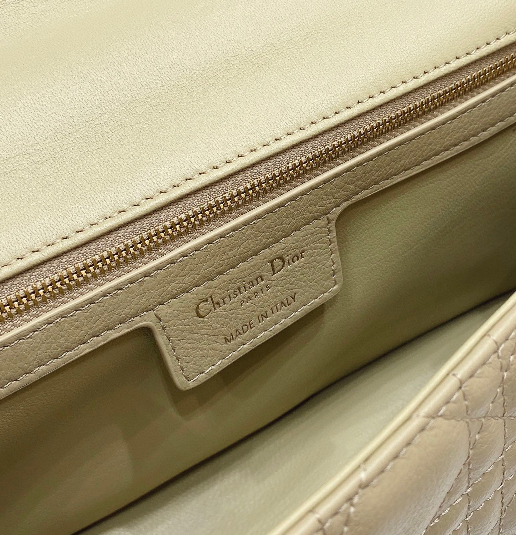 Dior Caro iconic chain bag - Image 9