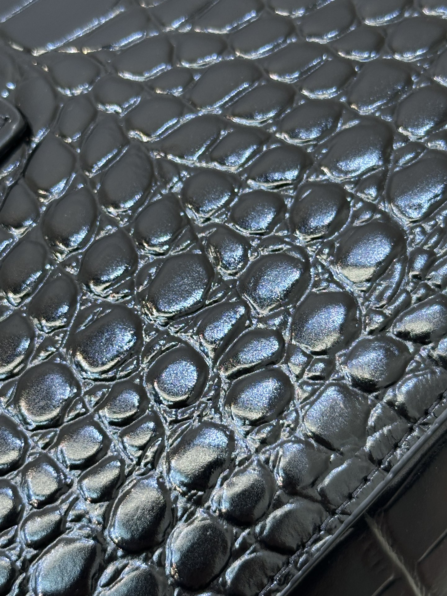 Chanel 26S Crocodile Embossed Cerf Tote Shopping Bag - Image 4