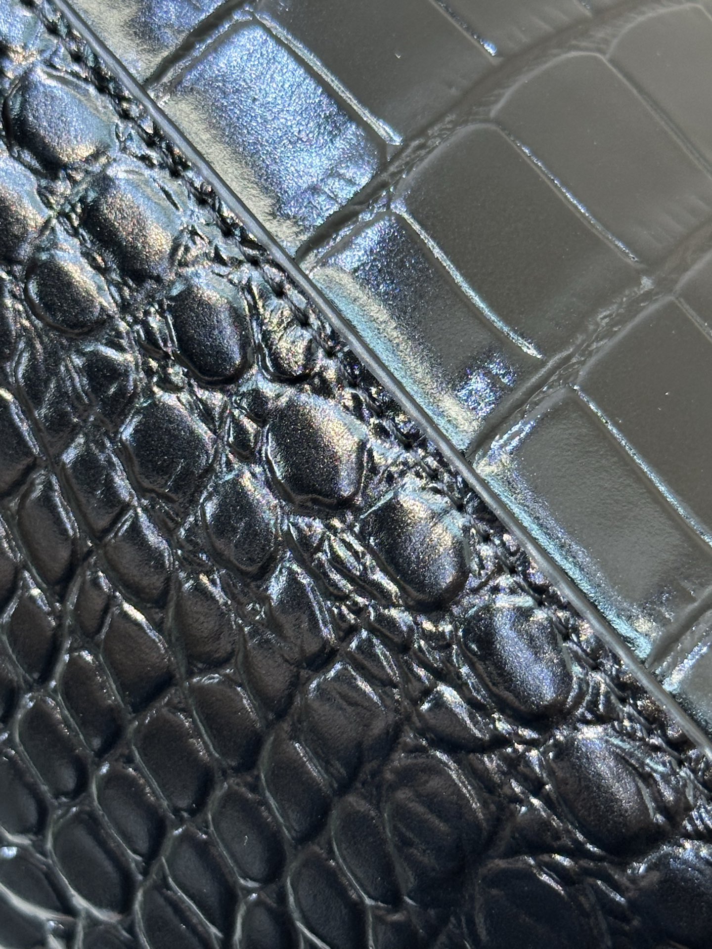 Chanel 26S Crocodile Embossed Cerf Tote Shopping Bag - Image 6