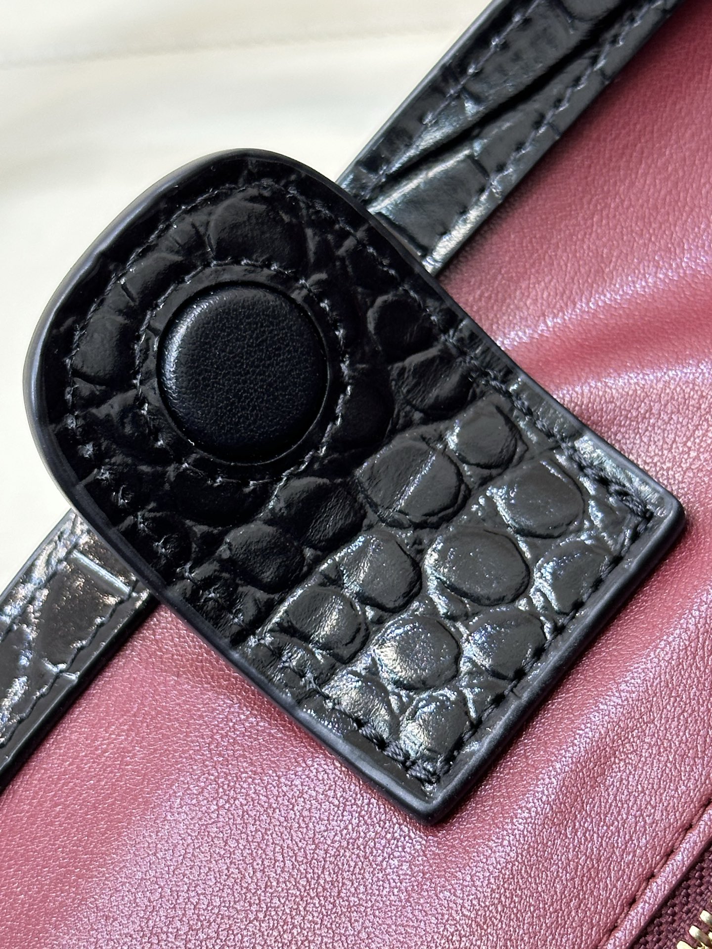 Chanel 26S Crocodile Embossed Cerf Tote Shopping Bag - Image 11