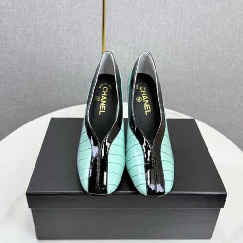 Alternative view of CHANEL crocodile-embossed V-neck stiletto heels