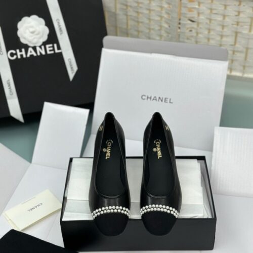 CHANEL pearl-embellished high-heeled shoes
