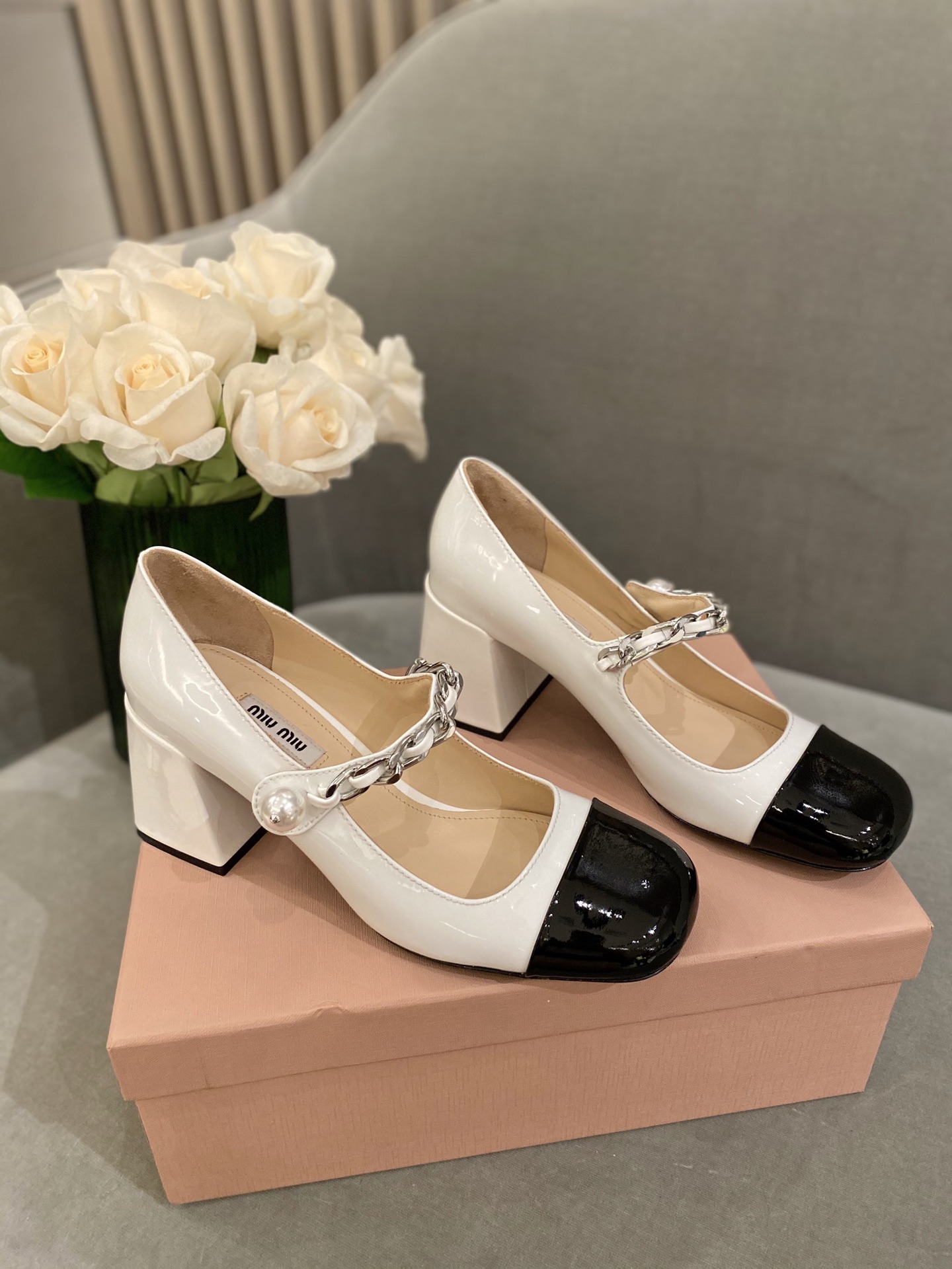 Miu Miu color-blocked pearl chain Mary Jane chunky heels - Image 2